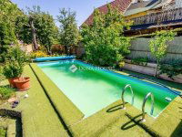 Eladó családi ház, Gödön 160 M Ft, 12 szobás