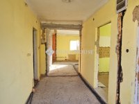 Eladó családi ház, Pécsett 54.99 M Ft, 3 szobás