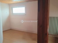 Eladó családi ház, Szentmártonkátán 77 M Ft, 6 szobás