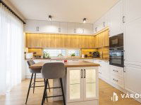 Eladó családi ház, Szegeden 255 M Ft, 5 szobás