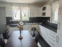 Eladó családi ház, XVII. kerületben 140 M Ft, 11 szobás