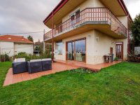 Eladó családi ház, III. kerületben 265 M Ft, 6 szobás