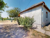 Eladó családi ház, Mezőzomboron 20 M Ft, 2 szobás