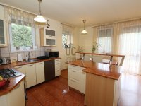 Eladó ikerház, Kistarcsán 119.9 M Ft, 4 szobás