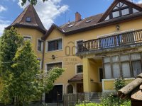 Eladó családi ház, Leányfaluban 370 M Ft, 28 szobás