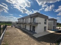 Eladó téglalakás, Mogyoródon 59.9 M Ft, 3 szobás