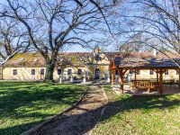 Eladó hotel, Csombárdon 328 M Ft, 20 szobás