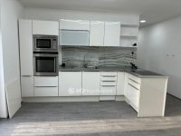 Eladó téglalakás, Komlón 42.5 M Ft, 3 szobás