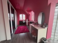 Eladó családi ház, III. kerületben 365 M Ft, 5 szobás