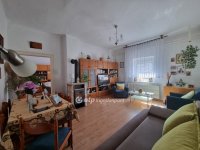 Eladó családi ház, Pápateszéren 43.99 M Ft, 2 szobás