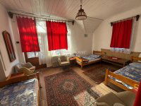 Eladó családi ház, Pilisszentlászlón 220 M Ft, 12+1 szobás