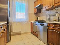 Eladó téglalakás, Pécsett 69.9 M Ft, 3 szobás