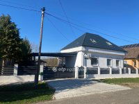 Eladó családi ház, Csitáron 52.9 M Ft, 4+1 szobás