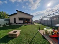 Eladó családi ház, Komáromban 122.99 M Ft, 3 szobás