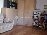 Eladó téglalakás, Pécsett 32.9 M Ft, 2 szobás