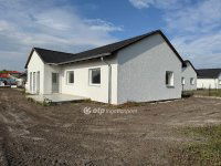 Eladó családi ház, Ráckevén 87.9 M Ft, 4 szobás