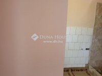 Eladó családi ház, Esztergomban 39.9 M Ft, 2 szobás