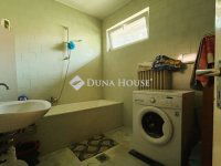 Eladó családi ház, Balatoncsicsón 84 M Ft, 8 szobás