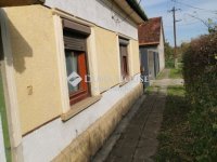 Eladó családi ház, Cegléden 23.5 M Ft, 2 szobás