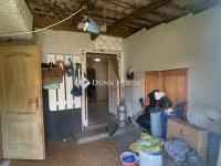Eladó családi ház, Pilisen 32 M Ft, 2 szobás