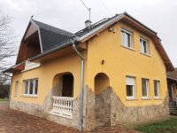 Eladó családi ház