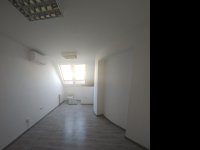 Kiadó iroda, Kecskeméten, Széchenyi téren 60 E Ft / hó