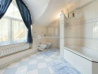 Eladó családi ház, XXI. kerületben 562.5 M Ft, 9 szobás