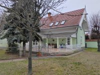 Eladó családi ház, Cegléden 125 M Ft, 6 szobás