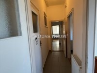 Eladó téglalakás, Pécsett 79.9 M Ft, 3 szobás
