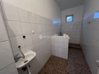 Eladó családi ház, Kiskörén 24 M Ft, 2 szobás