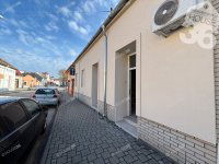 Eladó üzlethelyiség