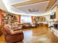 Eladó családi ház, Kistarcsán 329 M Ft, 5 szobás