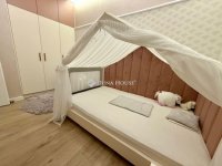 Eladó téglalakás, Pécsett 175 M Ft, 4 szobás