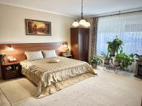 Eladó családi ház, Pécsett 199 M Ft, 4 szobás