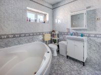 Eladó családi ház, Gödön 160 M Ft, 12 szobás