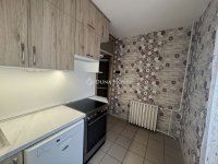 Eladó panellakás, Pécsett 53.9 M Ft, 3 szobás