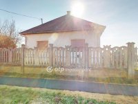 Eladó családi ház, Gemzsén 13 M Ft, 2 szobás