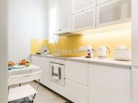 Eladó téglalakás, V. kerületben 118 M Ft, 1 szobás