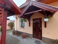 Eladó családi ház, Szegeden 92 M Ft, 5 szobás