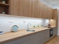 Eladó téglalakás, Pécsett 85.9 M Ft, 4 szobás