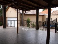 Eladó családi ház, Gyöngyösön 190 M Ft, 5 szobás