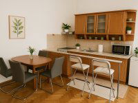 Eladó téglalakás, VI. kerületben, Jókai utcában 87.6 M Ft