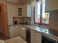 Eladó családi ház, Budapesten, III. kerületben 220 M Ft