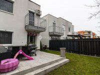 Eladó téglalakás, Vecsésen 119.9 M Ft, 5 szobás