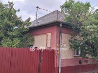 Eladó családi ház, Akasztón 25 M Ft, 2 szobás