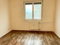 Eladó panellakás, III. kerületben 67 M Ft, 2 szobás