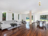 Eladó családi ház, Telkin 399.9 M Ft, 6 szobás