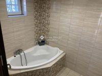 Eladó családi ház, Gödöllőn 165 M Ft, 8 szobás