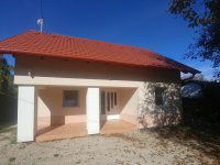 Eladó családi ház, Velencén 75.4 M Ft, 1+2 szobás