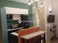 Eladó téglalakás, VI. kerületben 89.9 M Ft, 4 szobás